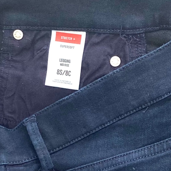 Express (NWOT) Stretch+ Supersoft Legging Mid Rise Jeans / Size 8 - Picture 8 of 8